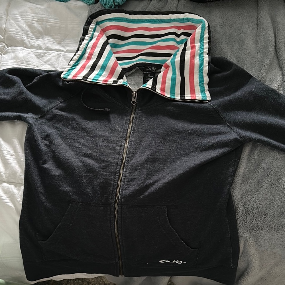 Woman’s Oakley zip up